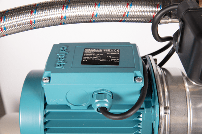 Calpeda pressure booster pump with NGX stainless steel pump and GWS pressure vessel